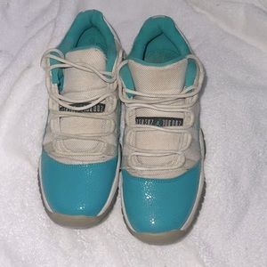Used Aqua Jordan 11s low